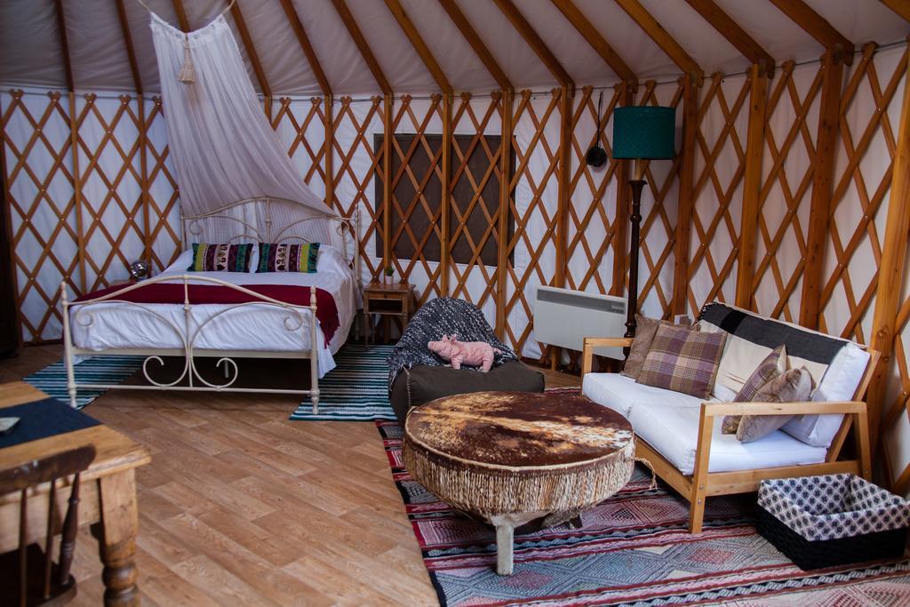 The Old Piggery Guest House & Yurts Bedford Bagian luar foto